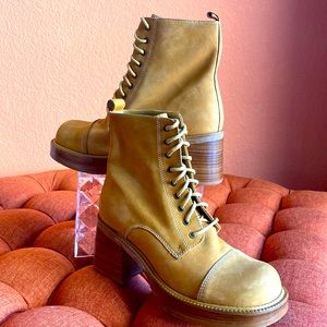 Diba Suede Y2K boho hippie boots size 6 platform